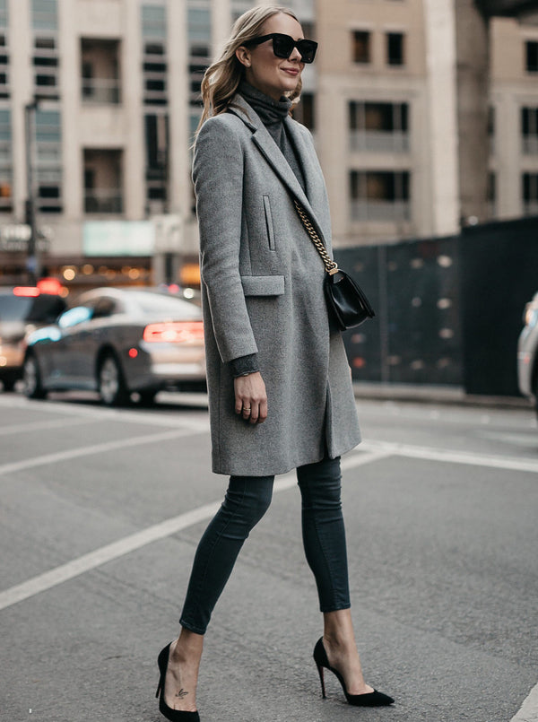 The best choices for bags and shoes with a long coat