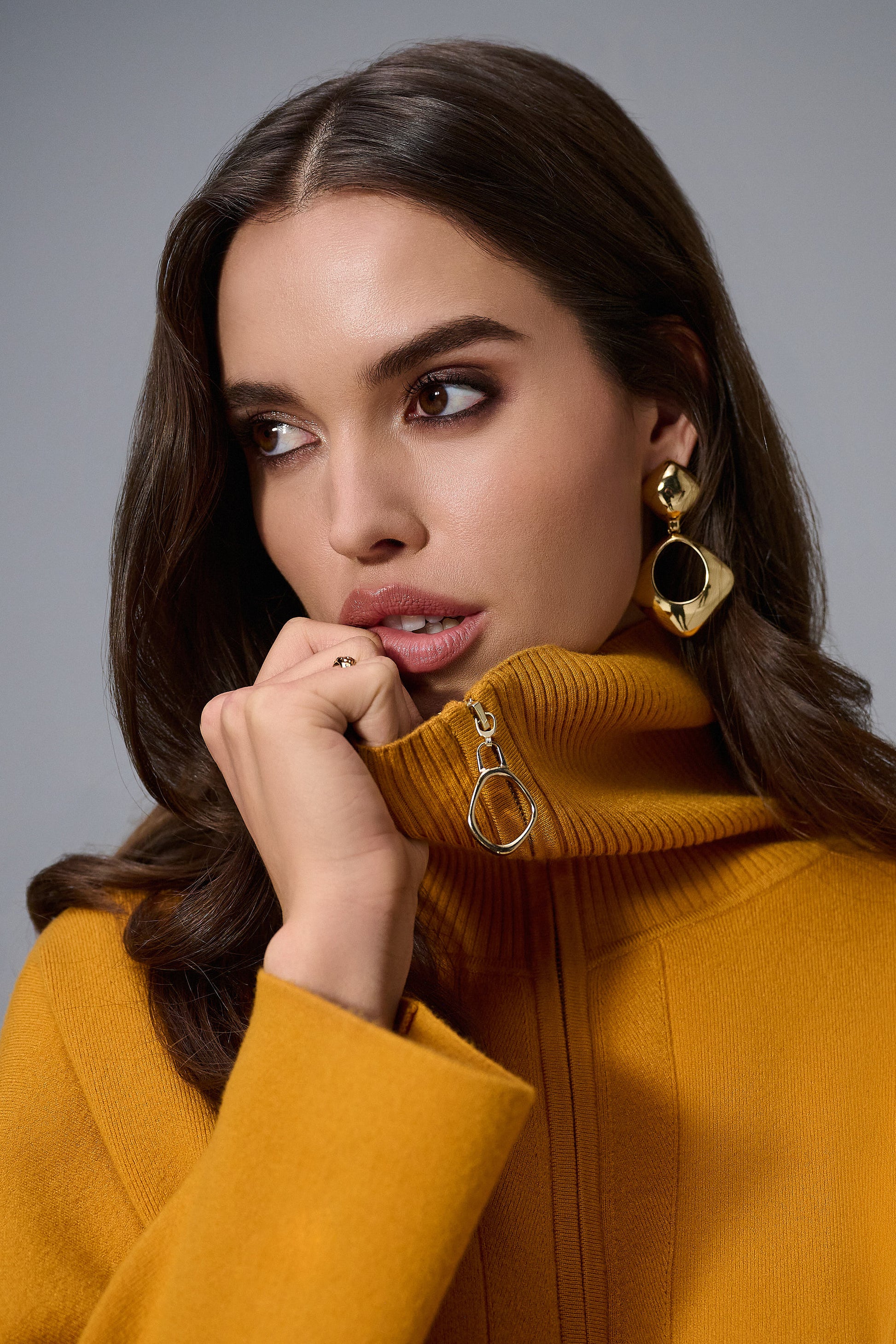 Sweater Knit Boxy Pullover With Zipped Collar 253963