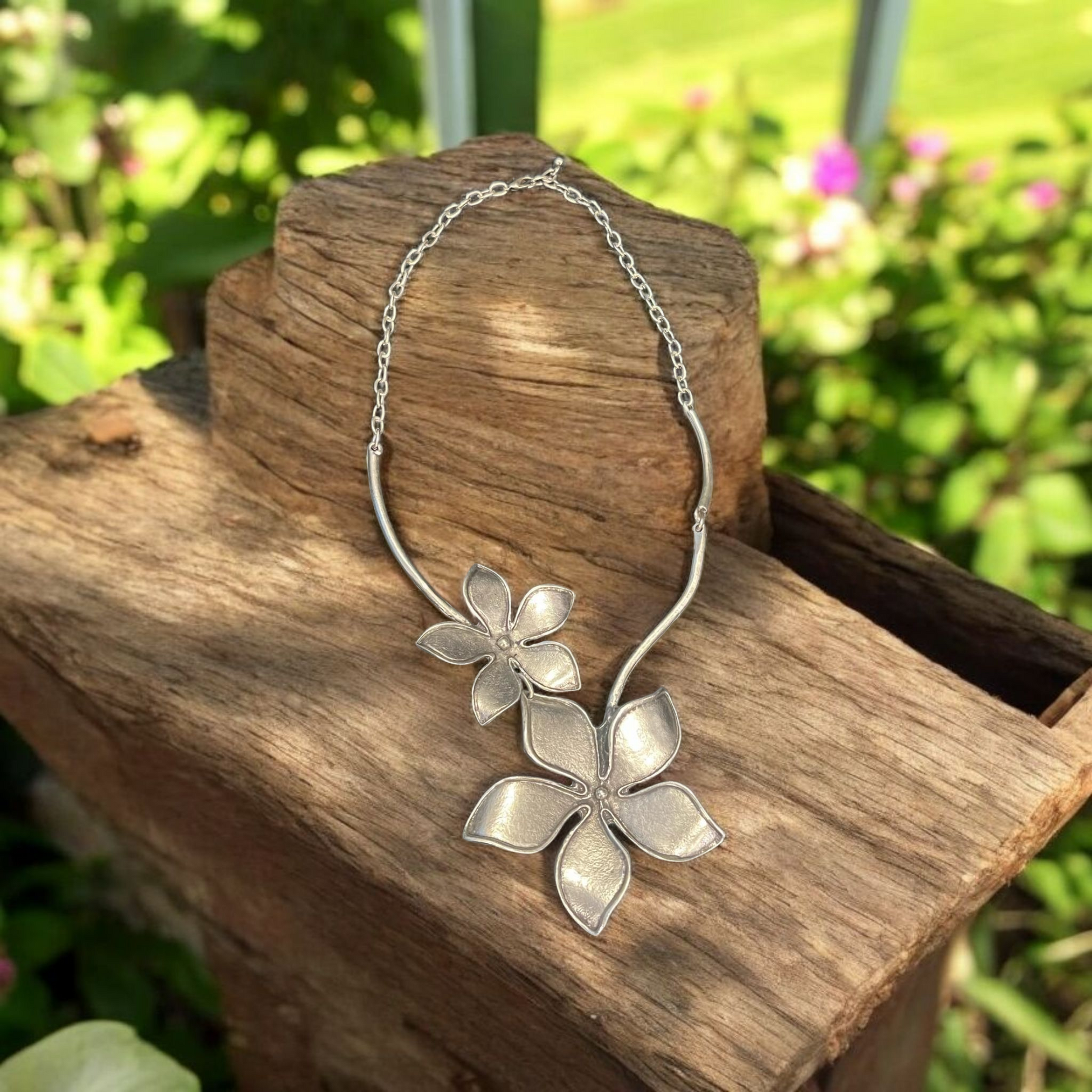 Stylish golden necklace